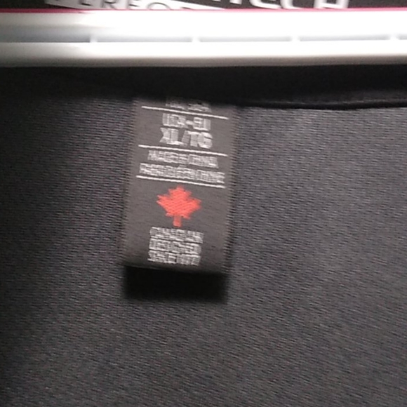 A stormtech performance jacket - Picture 3 of 5